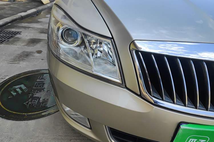 Used Skoda Octavia 2014 1.6L Automatic Yijun Edition Right Front Headlight