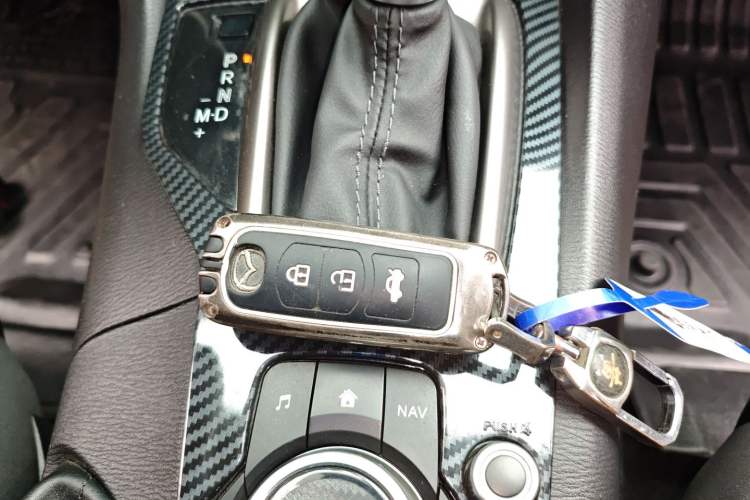 Used Mazda 3 Axela 2017 Sedan 1.5L Automatic Comfort Model Emission Standard China V Vehicle Key