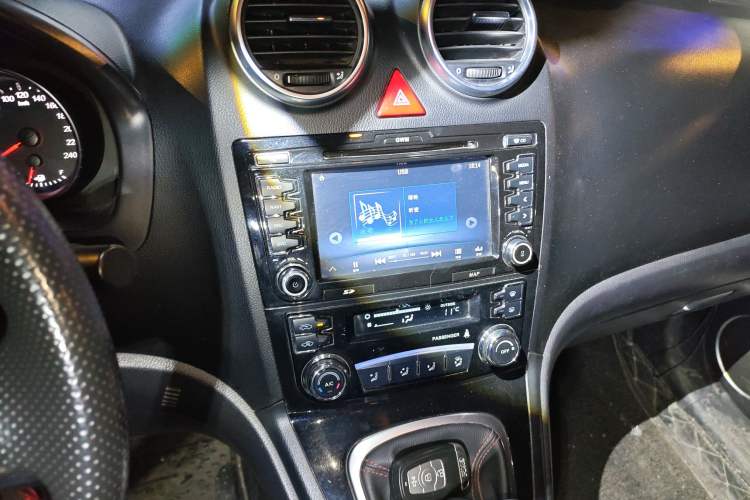 Used Haval H6 2016 Upgraded Model 1.5T Manual Two-Wheel Drive Urban Version
