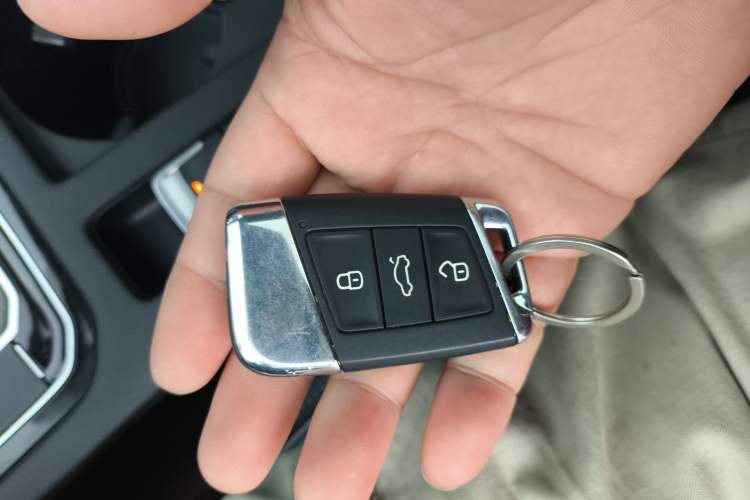 Used Volkswagen Magotan 2023 2 Million Units Limited Edition 330TSI DSG Leading Version Interior 1