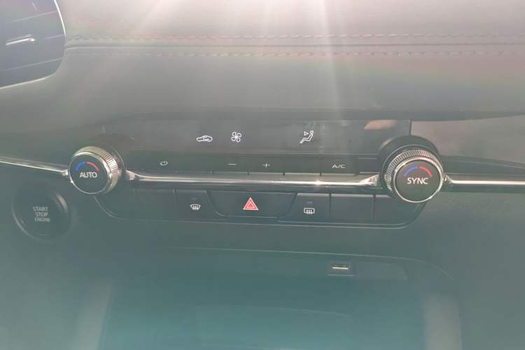 Used Mazda 3 Axela 2021 2.0L Automatic Zhiyao Edition
