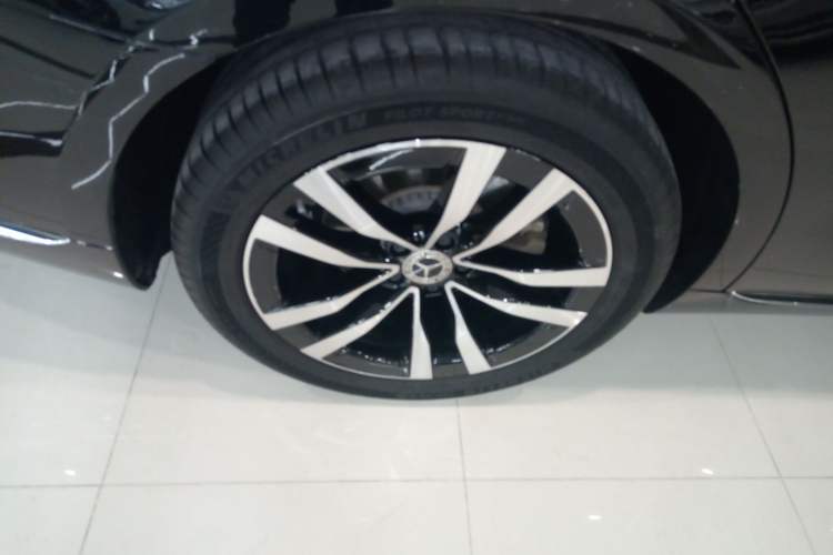 Used Mercedes-Benz S-Class 2022 S 400 L Business Model Right Rear Wheel Hub