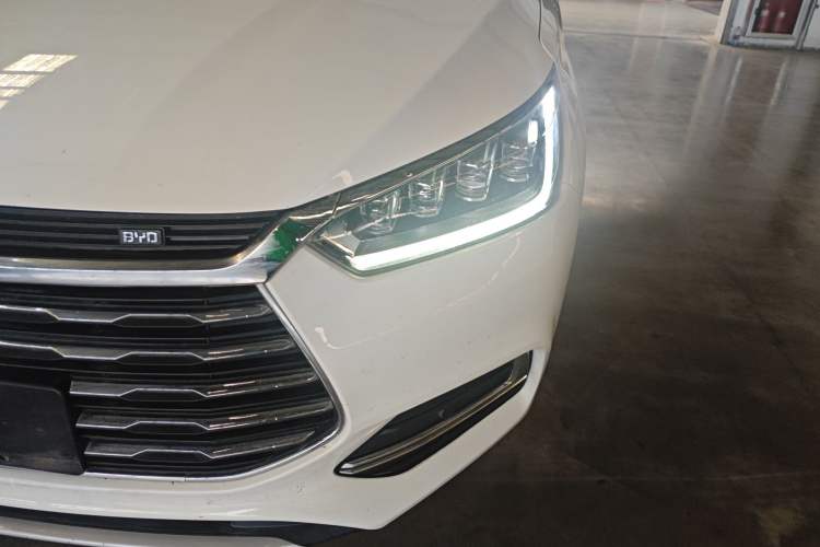 Used BYD Song 2020 Classic Edition 1.5T Automatic Elite Model Left Front Headlight