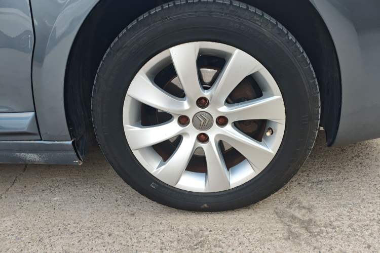 Used Citroen C-Quatre 2011 Sedan 1.6L Manual Fashion Edition Right Front Wheel Hub