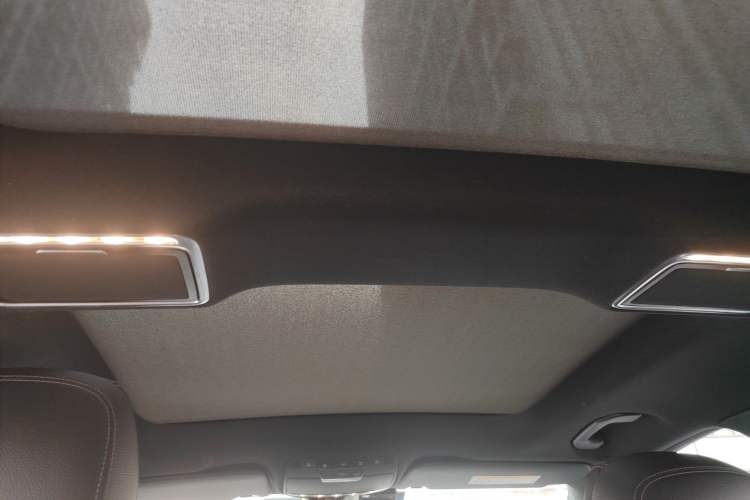 Used Mercedes-Benz GLC 2021 GLC 260 L 4MATIC Dynamic Edition Headliner