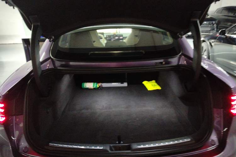 Used Hima Luxeed S7 2025 855 km Max