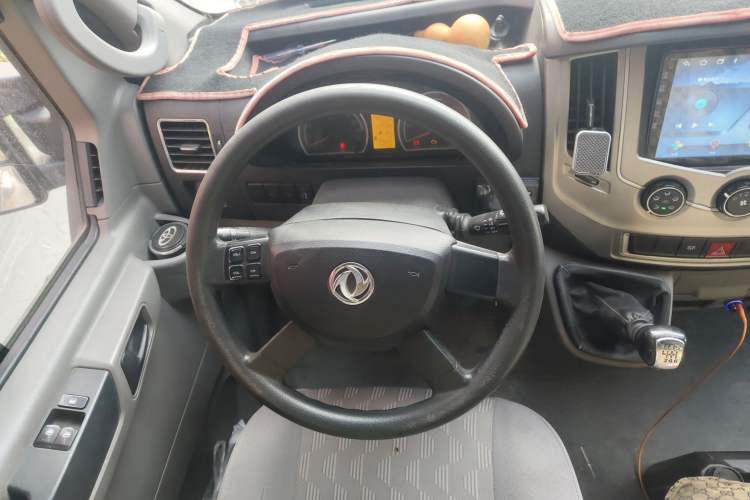 Used Dongfeng Yufeng 2021 2.3T V9 Logistics Vehicle Long Wheelbase Mid-Roof Design 6-9 Seats China V Emission Standard WP2.3 Steering Wheel