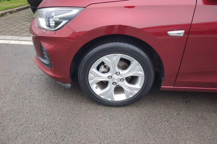 Used Chevrolet Cavalier 2020 325T Automatic Enjoyment Edition Left Front Wheel Hub