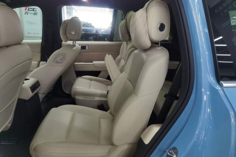 Used Li Auto L8 2024 Ultra Model
