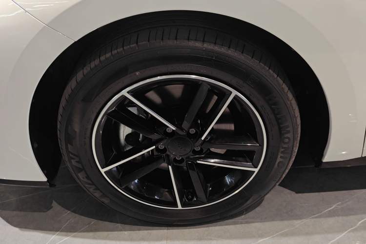 Used AION RT 2025 650 Zhijihao Edition Exterior 4