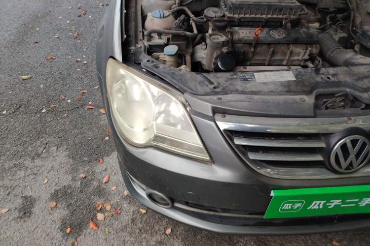 Used Volkswagen Bora 2012 1.6L Automatic Fashion Edition Right Front Headlight