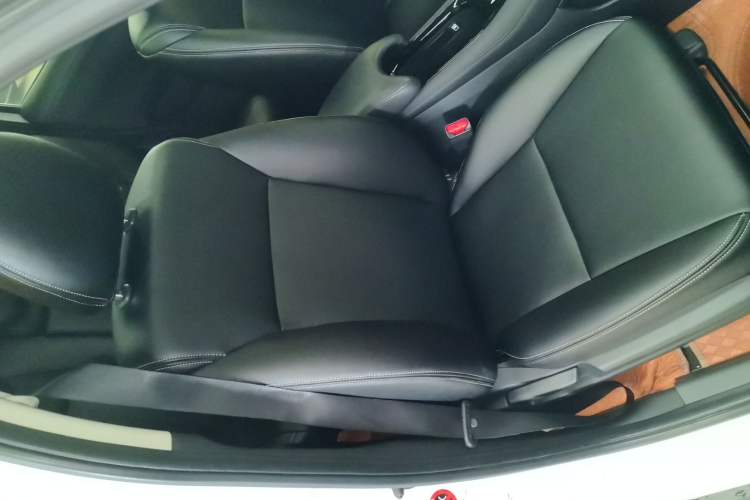 Used Honda Vezel 2019 1.5L CVT Luxury Model China V Right Front Seat