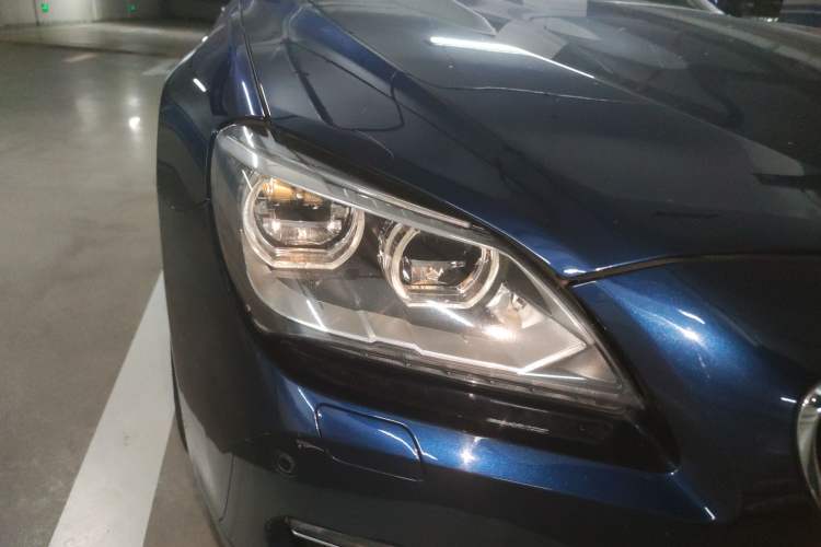 Used BMW 6 Series 2012 640i two-door coupe Right Front Headlight