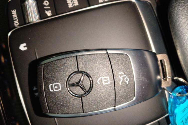 Used Mercedes-Benz A-Class 2022 Revised Version A 200 L Sport Sedan Fashionable Style
