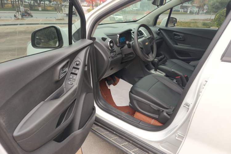 Used Chevrolet Trax 2016 1.4T Automatic Two-Wheel Drive Comfort Version with Sunroof