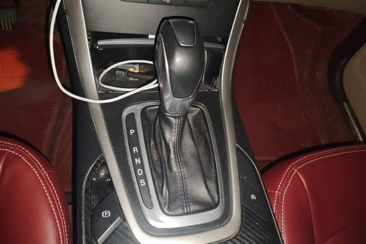 Used Ford Edge 2015 2.0T GTDi Two-Wheel-Drive Elite Edition
