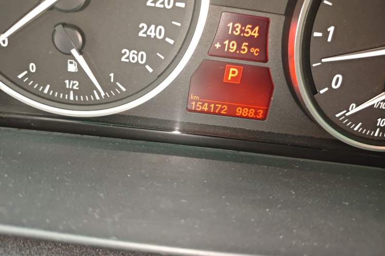 Used BMW 5 Series 2010 530Li Luxury Model Odometer Close Up