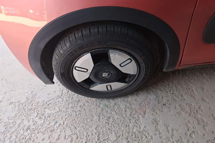 Used Baojun E300 2020 Star Travel Edition Exterior 4