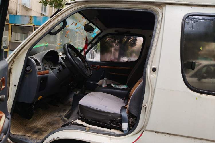 Used Golden Dragon Hiace 2010 2.0T Standard-Wheelbase Advanced Edition D20A Left Front Seat