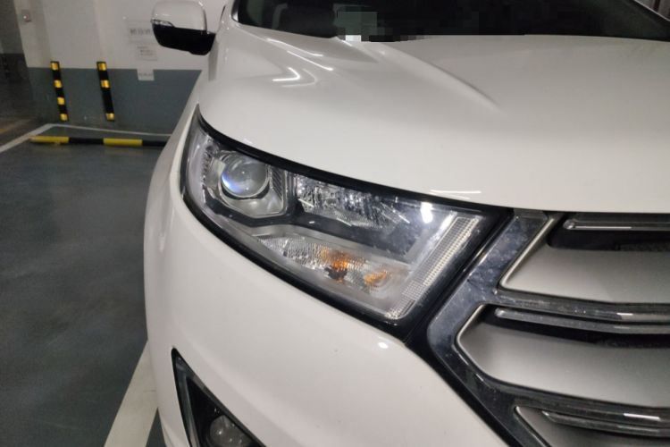 Used Ford Edge 2018 EcoBoost 245 Two-Wheel-Drive Platinum Edition 5 Seats Right Front Headlight