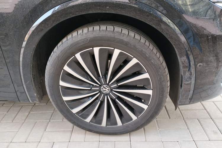 Used Volkswagen Viloran 2023 Revised 380TSI Prestige Edition
