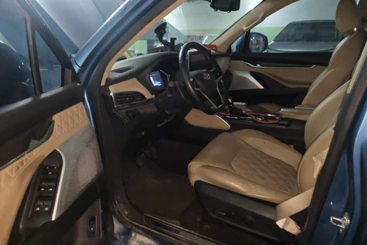 Used SAIC MAXUS D90 2017 2.0T Automatic Two-Wheel Drive - Uranus Driver Seat