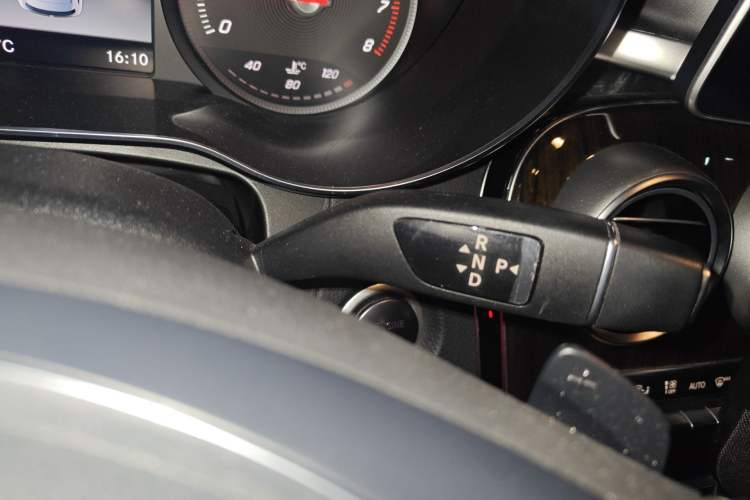 Used Mercedes-Benz GLC 2018 Facelifted GLC 260 4MATIC Dynamic Edition Gear Lever