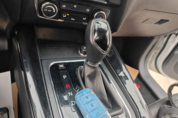 Used Dongfeng Fengon S560 2018 1.8L CVT Prestige Model Gear Lever