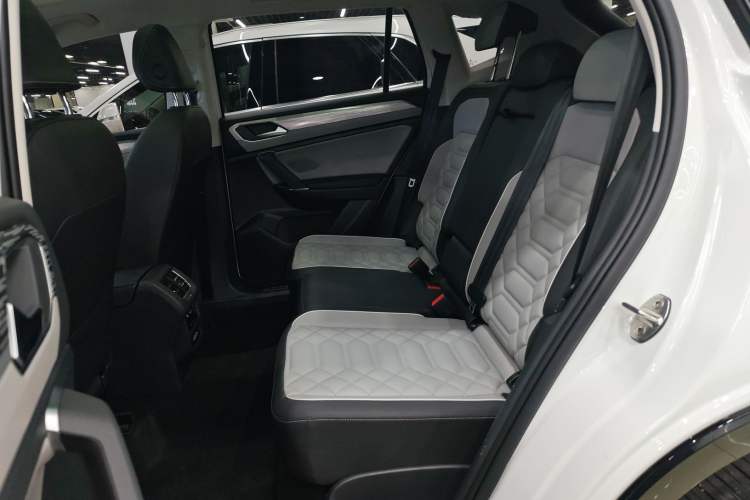 Used Volkswagen Tayron 2023 330TSI Two-Wheel-Drive R-Line High-Energy Version Left Rear Seat