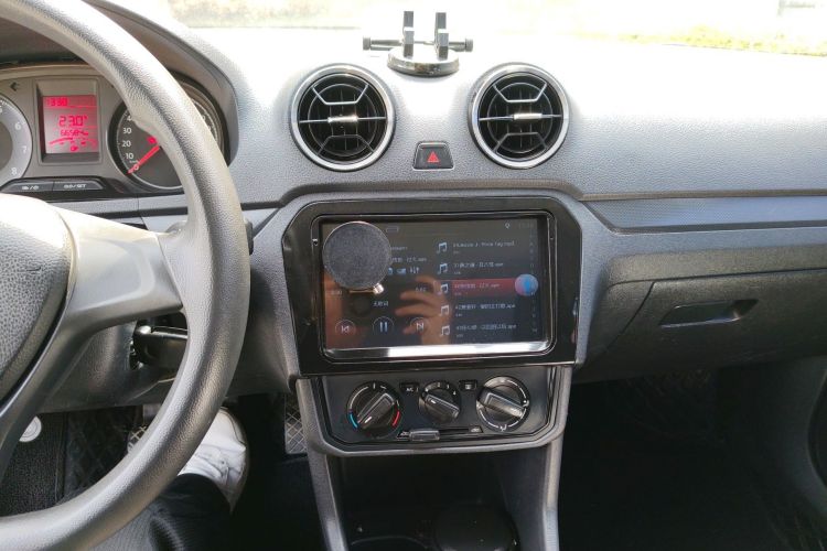 Used Volkswagen Jetta 2017 1.4L Manual Fashion Edition
