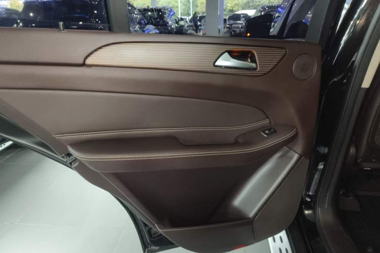 Used Mercedes-Benz GLE 2018 GLE 320 4MATIC Dynamic Edition Collector's Edition Interior 5