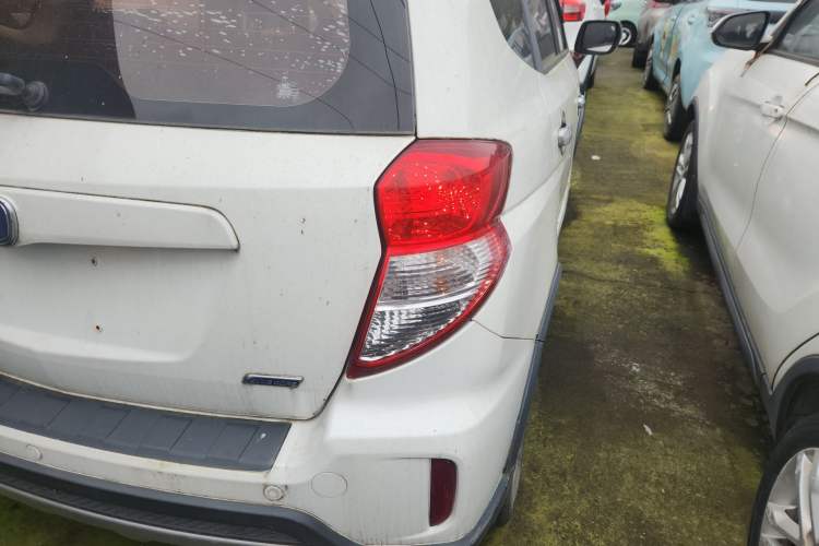 Used Changan CX20 2014 1.4L IMT Sunroof Navigation Version China IV Standard