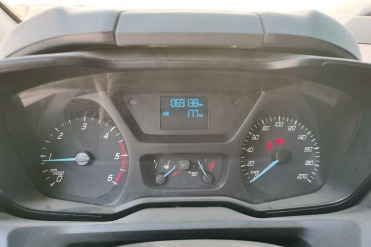 Used Ford Transit 2019 2.0T Diesel Multi-Purpose Commercial Vehicle Short Wheelbase Mid-Roof Design 6-Seater China VI Standard
