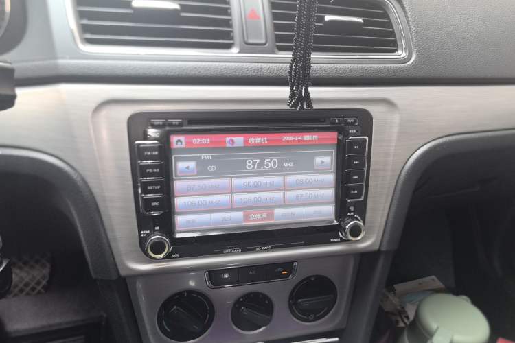 Used Volkswagen Lavida 2013 Restyled Classic 1.6L Automatic Comfort Edition Audio And AC Panel