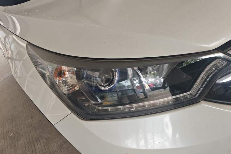 Used Dongfeng Aeolus AX7 2016 2.0L Automatic Zhiyi Trim