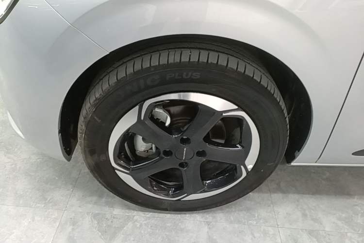 Used Dongfeng NAMMI 01 2024 New Edition 430 Plus Smart+ Left Front Wheel Hub