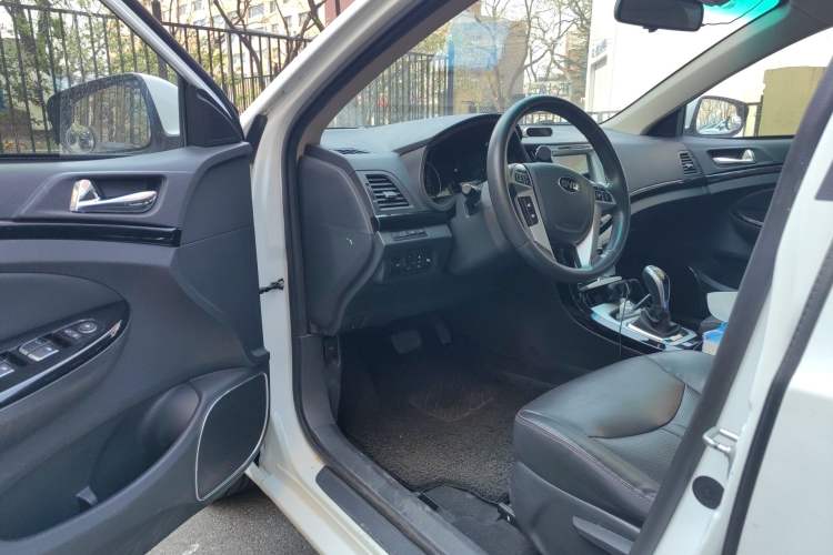 Used BYD e5 2016 300 Prestige Edition
