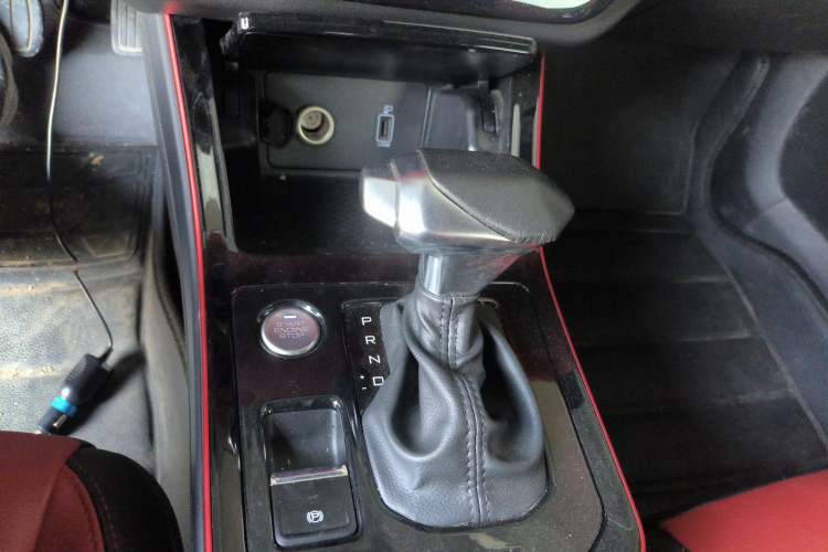 Used Dongfeng Aeolus Yixuan 2022 230T Automatic Adaptive-Beam Knight Edition
