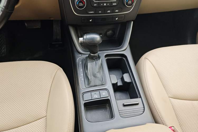 Used Kia Sorento 2013 2.4L 7-Seater Gasoline Luxury Version China IV Standard
