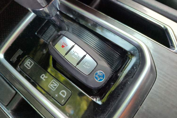 Used Venucia T90 2018 2.0L CVT Smart Connect Luxury Edition China V Standard