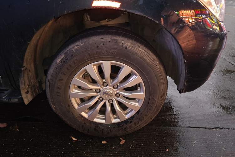 Used Nissan Patrol 2018 4.0L Automatic 7-Seater Middle East Version Right Front Wheel Hub