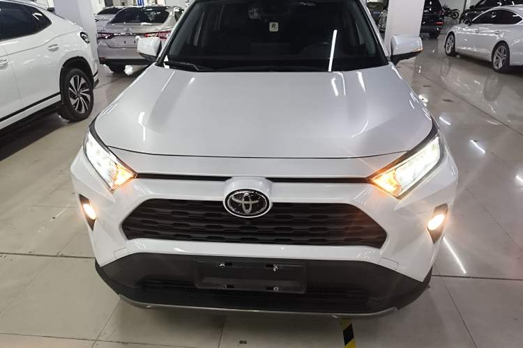 Used Toyota RAV4 2021 2.0L CVT Two-Wheel Drive Fashion PLUS Edition Front