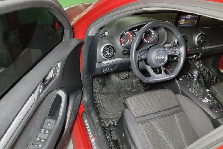 Used Audi A3 2017 Limousine 35 TFSI Sport Edition
