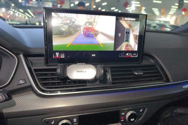 Used Audi Q5L Sportback 2021 40 TFSI Luxury Edition Audio And AC Panel