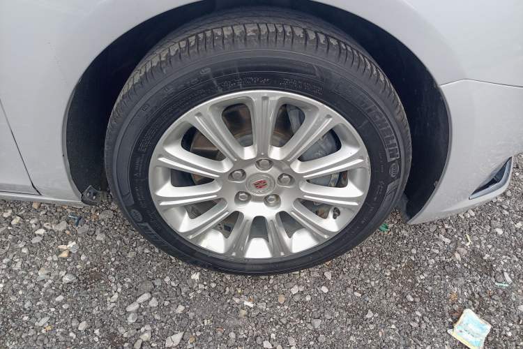 Used Cadillac XTS 2013 28T Luxury Model Right Front Wheel Hub