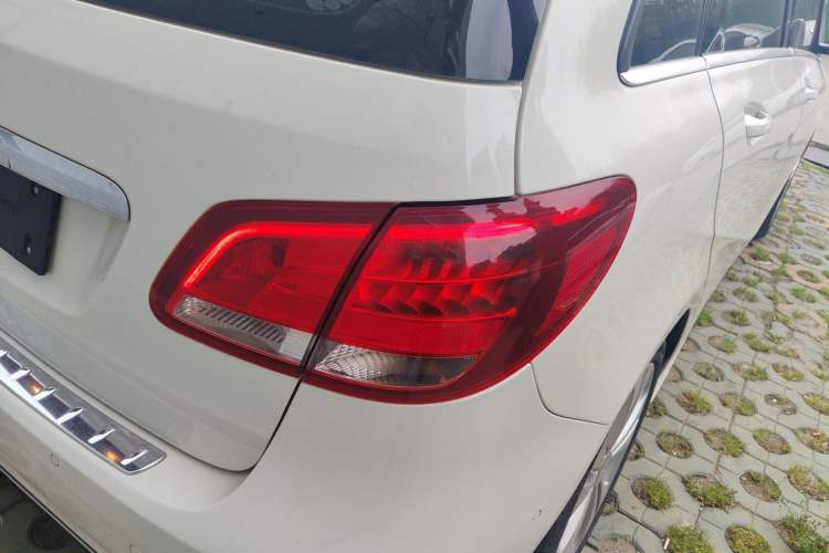 Used Mercedes-Benz B-Class 2015 B 200 Sport Edition Exterior 1