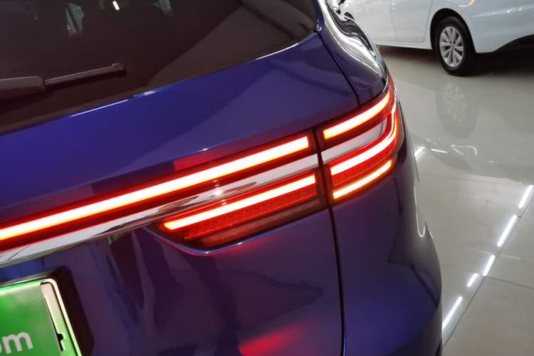 Used Li Auto ONE 2020 Extended-Range 6-Seater Version Right Rear Taillight