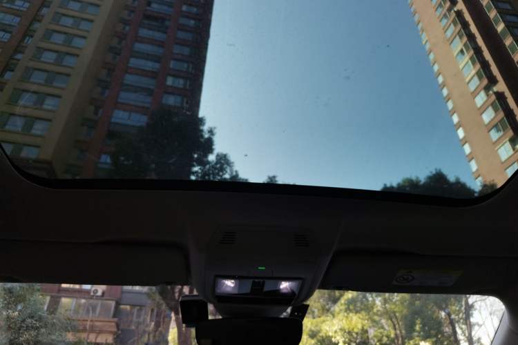 Used Volkswagen ID.6 CROZZ 2022 Long-Range PRO Edition Headliner