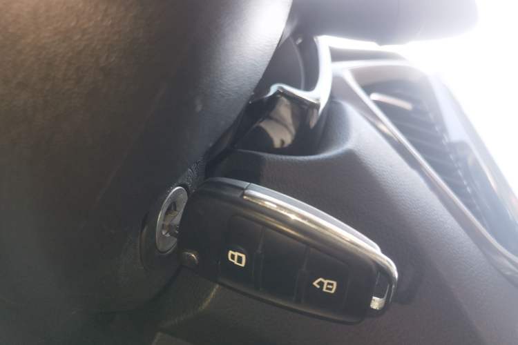 Used Isuzu D-MAX 2023 2.5T Manual Two-Wheel Drive Diesel Flagship Version with Long Wheelbase
