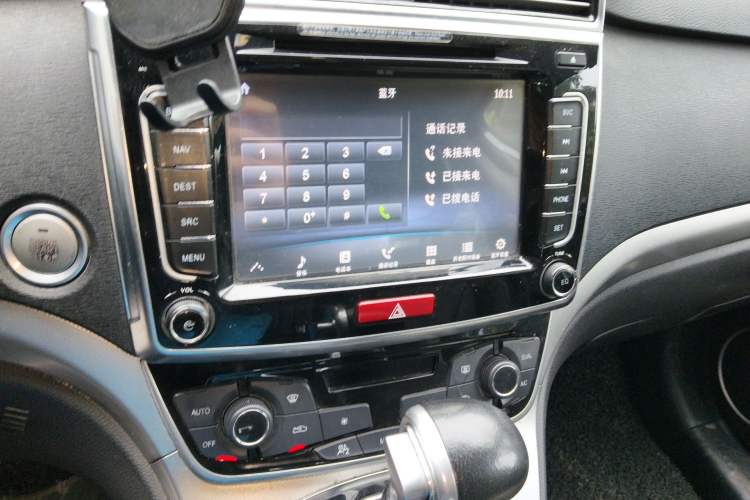 Used Haval H6 2017 Blue Label Sport Edition 1.5T Automatic Two-Wheel Drive Luxury Model Audio And AC Panel